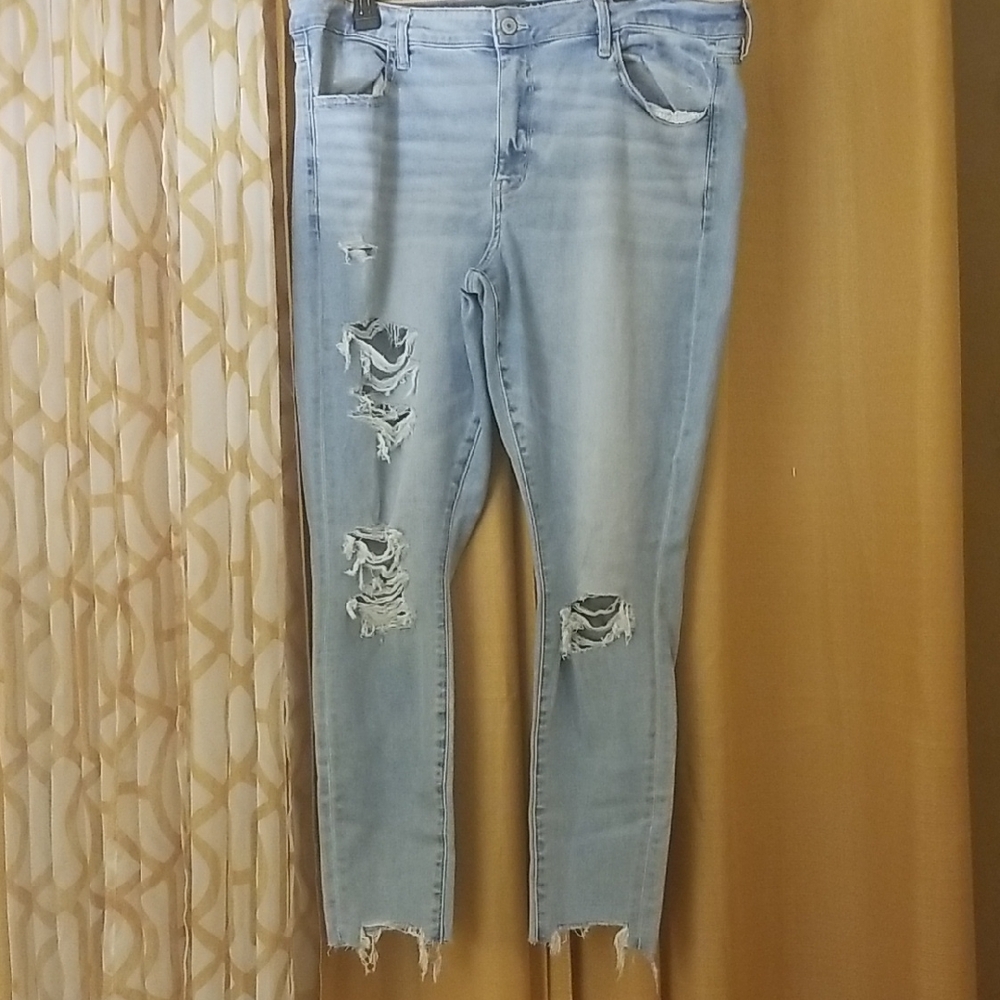 American Eagle Outfitters Light Blue Distressed Ankle Jeans